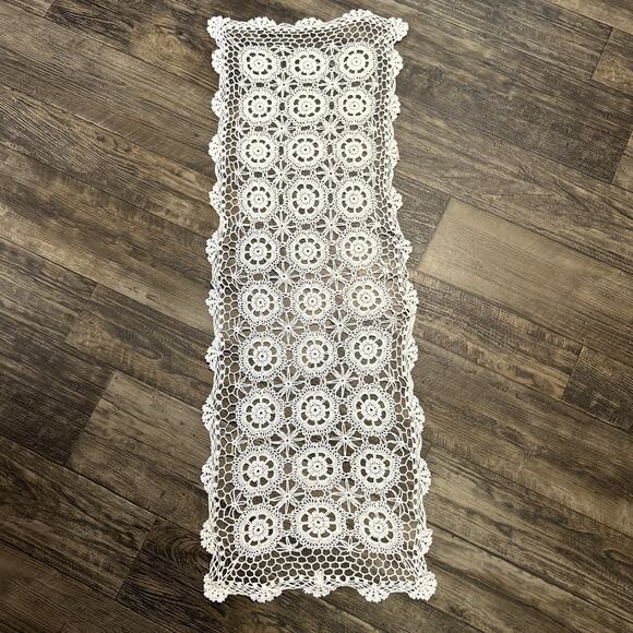 Vintage Handmade Crochet Table Runner White Cotton Cottagecore 42 x 14 Ann’s - Picture 1 of 1